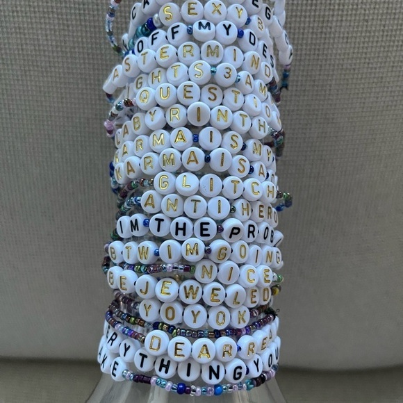 Bestselling Friendship Bracelets for Trading at Taylor Swift events. 25 Pack - Picture 8 of 16